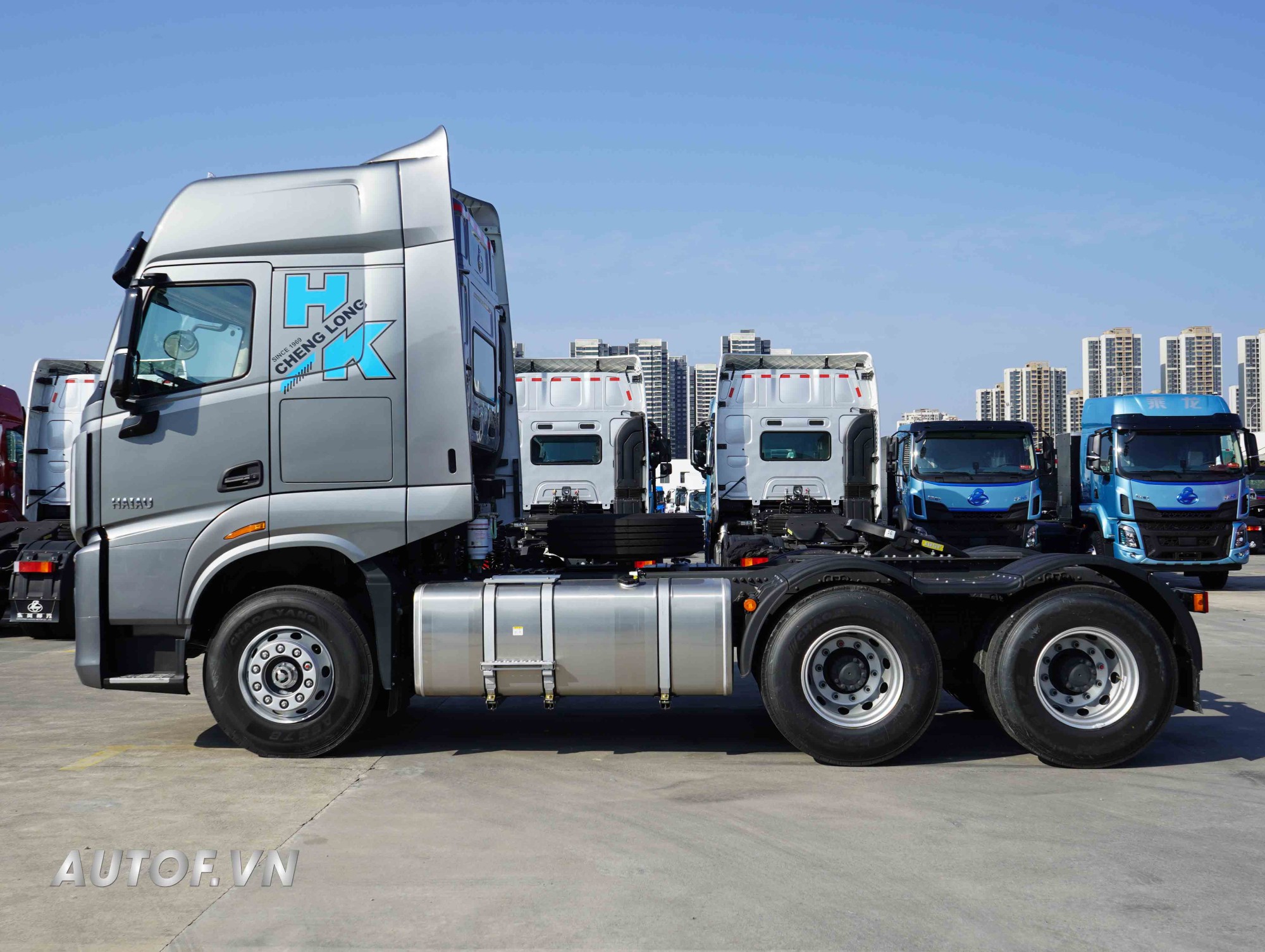 Đầu kéo Chenglong HK 470HP Cầu Láp